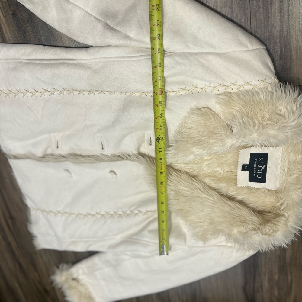 Liz Claiborne Cream Teddy Jacket with Faux Fur Trim - Picture 6 of 6